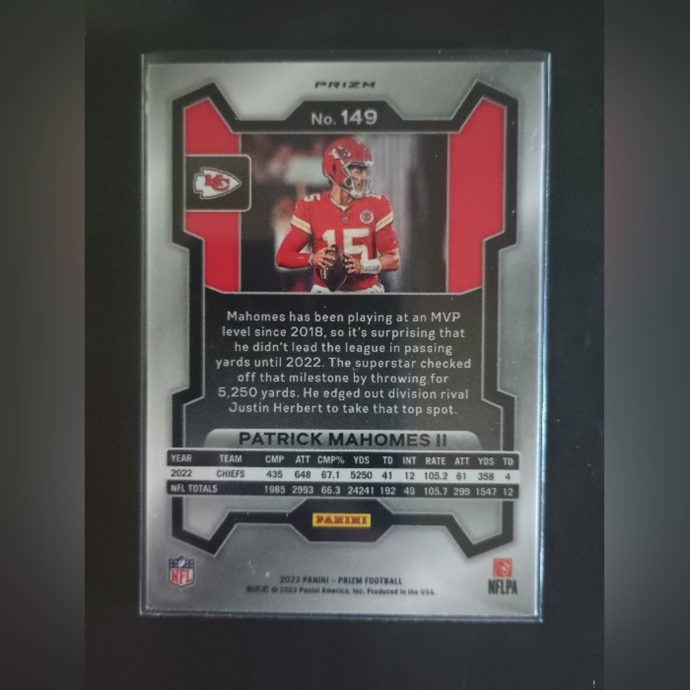 Patrick Mahomes II 2023 Prizm Football - Red White and Blue #149 KC Chiefs - Picture 2 of 2